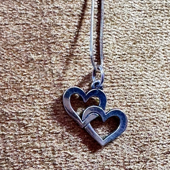 JAMES AVERY SMALL CUPID DOUBLE HEARTS CHARM ON NON AVERY CHAIN RETIRED 0710 P - Picture 1 of 12